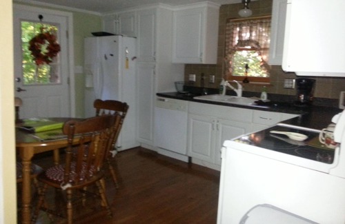 Carnegie Cabaña | Carnegie Cottage - Se aceptan mascotas y aislado cerca de Pittsburgh