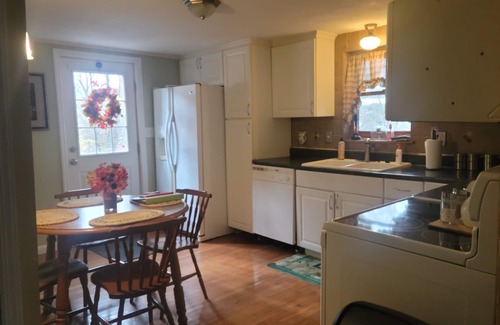 Carnegie Cabaña | Carnegie Cottage - Se aceptan mascotas y aislado cerca de Pittsburgh