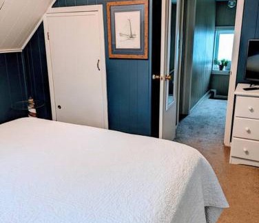 Erie Casa | Cottage Near Presque Isle & Lake Erie Boat Parking