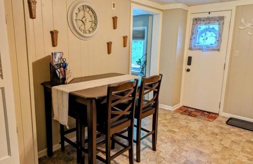 Erie Casa | Cottage Near Presque Isle & Lake Erie Boat Parking