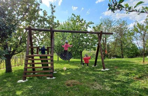 Marindol Apartamento | Cottage near river Kolpa, vineyards,top location.
