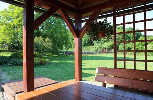 Kovac Casa | Cottage Near The Forest
