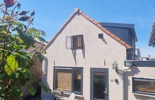 Noordwijk Cabaña | Cottage near the beach in the center.*