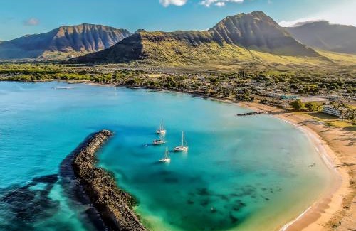 Makaha Valley Casa | Cottage Nene - Mountains, Beaches, Tropical Garden, Pool & Gym