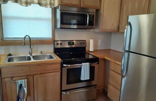 Weston Cabaña | Cottage No. 1 on Ranch with Fishing & Camping