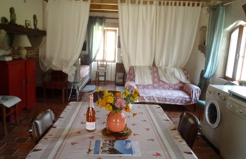 Ecutigny Casa | Casa rural de 130 m2 ubicada a 20 'de Beaune en el 1er piso de una casa antigua