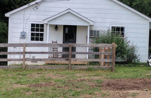 Walnut Cove Casa | Cottage on 2 acres near Hanging Rock State Park & wedding venues. Pet friendly.