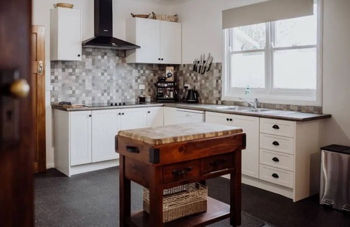 St Marys Apartamento | Cottage on Groom - St Marys Charm and Convenience