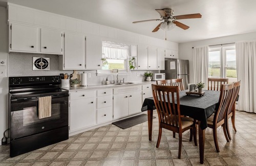 Goodville Casa | Cottage On Main-cozy 3/1.5 near Shady Maple