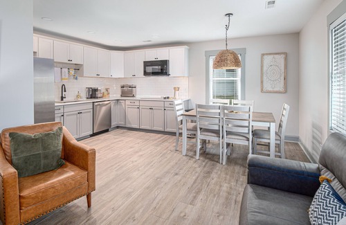 Farmville Casa | Cottage on Main Downtown