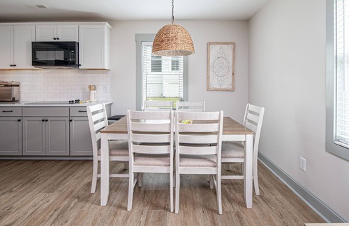 Farmville Casa | Cottage on Main Downtown
