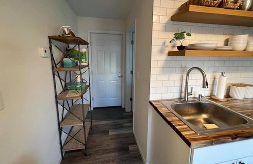 Edenton Cabaña | Cottage on Oakum-cheerful 1-bedroom in Edenton