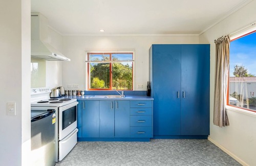 Waikanae Casa | Cottage on Rutherford – Waikanae Holiday Home