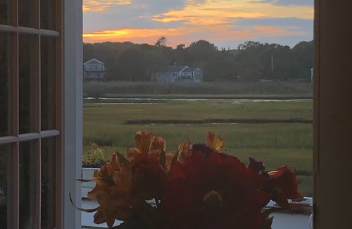 West Yarmouth Cabaña | Cottage on Salt Water Creek