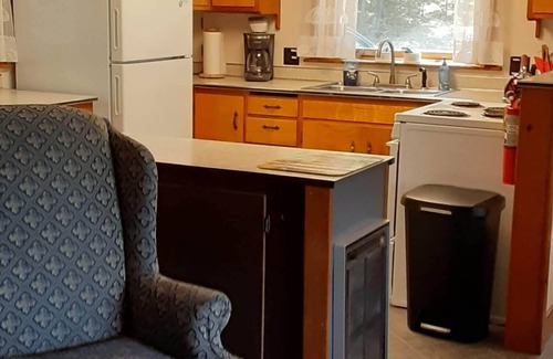 Mayfield Cabaña | Cottage on Spider Lake, frente al lago privado en un entorno tranquilo