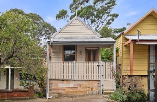 Lilyfield Casa | Cottage on Starling - Vintage meets Modern Comfort