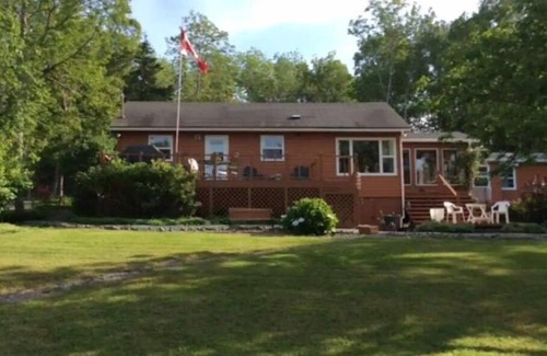 Richmond County Cabaña | Cottage on the Bras D’Or Lake