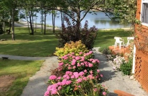 Richmond County Cabaña | Cottage on the Bras D’Or Lake