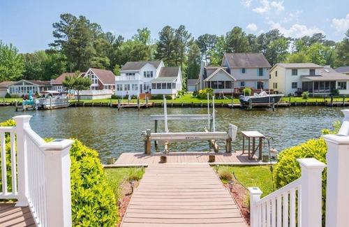 Ocean Pines Cabaña | Cottage on the Canal minutes from Ocean City, Assateague Island and Ocean Downs