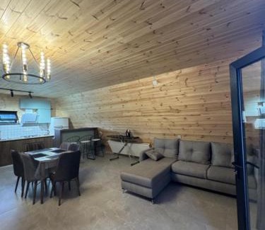 Tsromi Apartamento | Cottage on the Edge of the Forest in Surami
