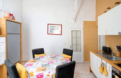 Panjas Casa | Casita de campo 'Ostau Flor' con piscina compartida, terraza privada y Wi-Fi