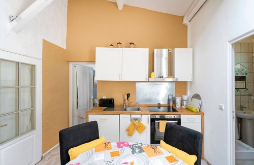 Panjas Casa | Casita de campo 'Ostau Flor' con piscina compartida, terraza privada y Wi-Fi