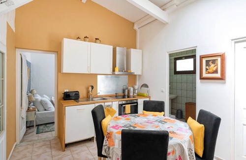 Panjas Casa | Casita de campo 'Ostau Flor' con piscina compartida, terraza privada y Wi-Fi