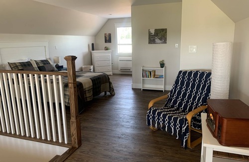 Anne's Land Cabaña | Cottage overlooking the Trout River - centrally located and close to Cavendish