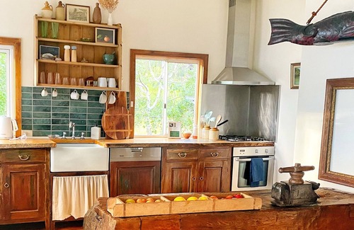 Tinderbox Cabaña | Cottage overlooking marine reserve - 1 minute to beach