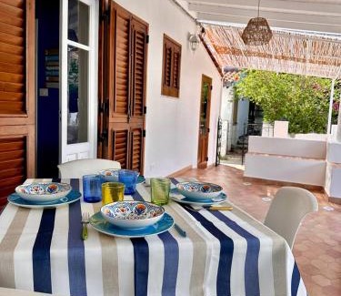 Vulcano Porto Apartamento | Cottage Pia