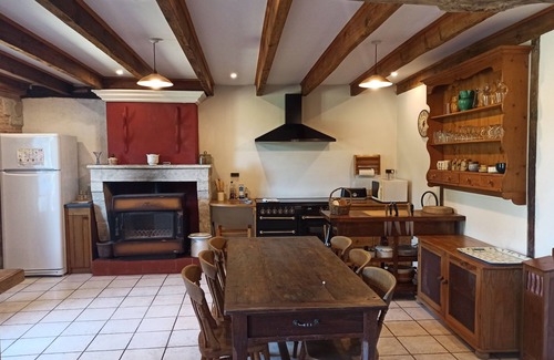 La Roche-Chalais Cabaña | Casita de campo "Porcherat - Perigord Vert, Dordoña" con vistas al lago, jardín privado y Wi-Fi