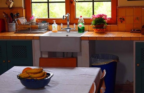 Farta Vacas Cabaña | Casita de campo "Quinta das Achadas - Lanterna" con piscina, Wi-Fi, terraza y jardín