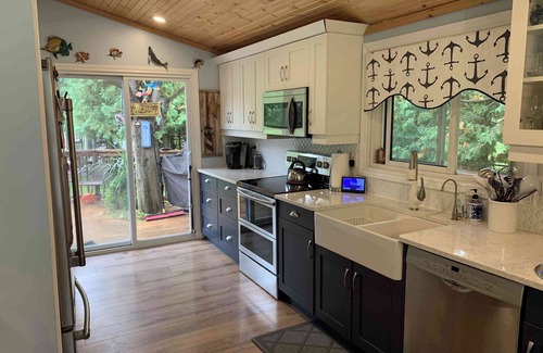 Kincardine Casa | Cottage Rental close to lake Huron beach!
