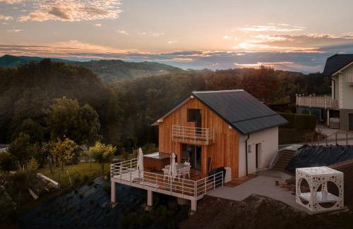 Spodnja Polskava Chalet De Esquí | Cottage Retreat with Hot Tub & Sauna