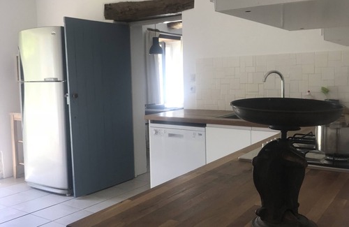 Asnieres-la-Giraud Cabaña | Cottage (sleeps 5) at Domaine de Chantageasse, a 17th century estate with pool