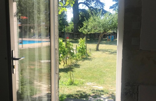 Asnieres-la-Giraud Cabaña | Cottage (sleeps 5) at Domaine de Chantageasse, a 17th century estate with pool