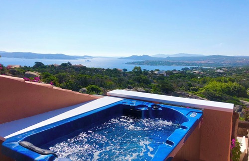 Punta Sardegna Cabaña | COTTAGE SMERALDA por KlabHouse