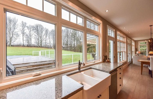 Oro-Medonte Otro | cottage style home with the immunities near to city and nature