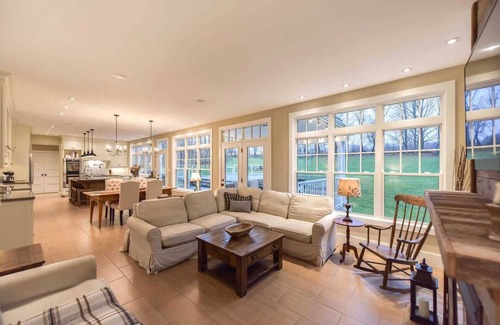Oro-Medonte Otro | cottage style home with the immunities near to city and nature