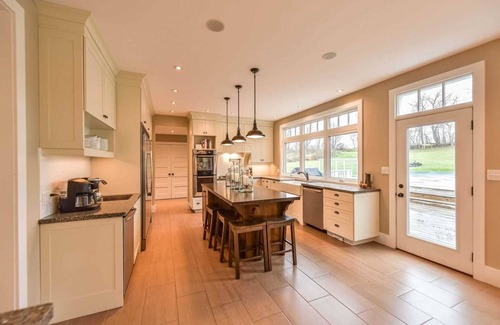 Oro-Medonte Otro | cottage style home with the immunities near to city and nature