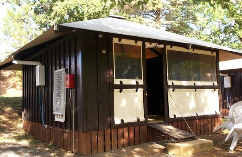 Chassagnes Chalet De Esquí | casa-tienda de campaña en un centro de ocio