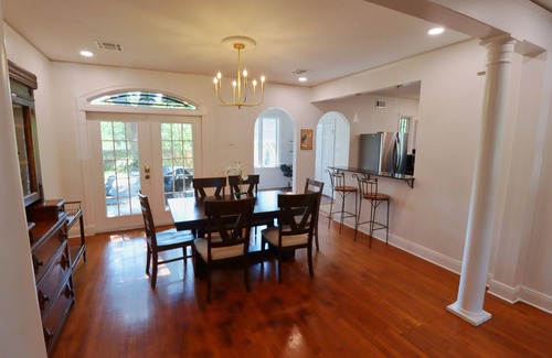 Highlands - Perkins Casa | Cottage under the oaks! Walk to LSU games!