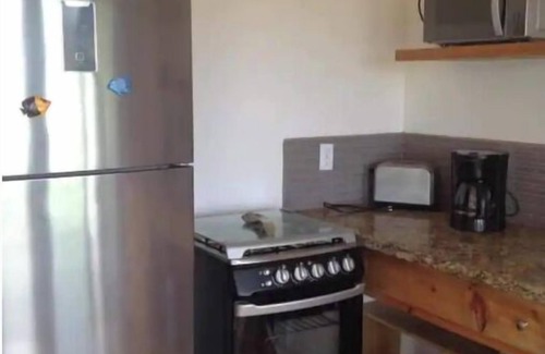 Isla de Utila Cabaña | cottage utila hill top trade wind stuning view quiet full furniched