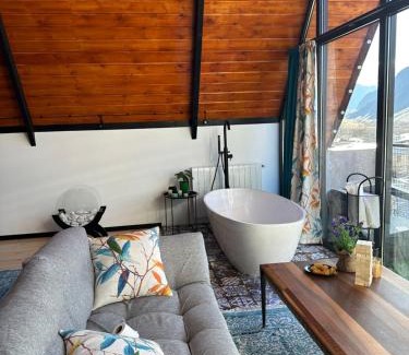 Stepantsminda Apartamento | Cottage Veranda