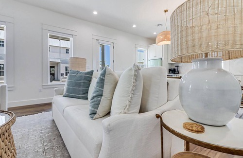 Port Aransas Cabaña | Cottage w/ Cool Coastal Vibe, Great Amenities at Cinnamon Shore South