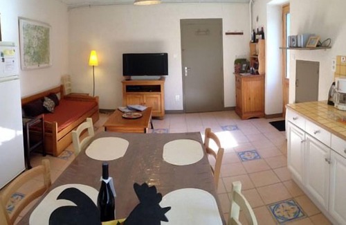 Saint-Chely-du-Tarn Cabaña | Casa rural con jardín y terraza junto al río cerca de Sainte Enimie