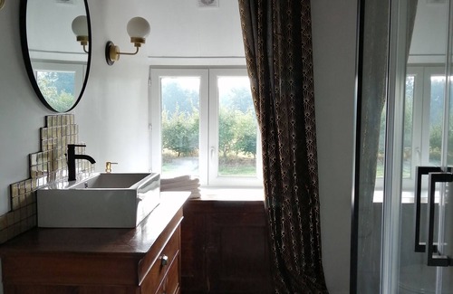 Saint-Mars-d'Egrenne Cabaña | Cottage with hot tub in beautiful peaceful surroundings