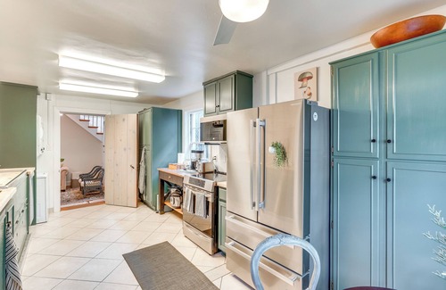 Leesburg's Old and Historic District Cabaña | Cottage w/ Furnished Patio & Garden: Dtwn Leesburg