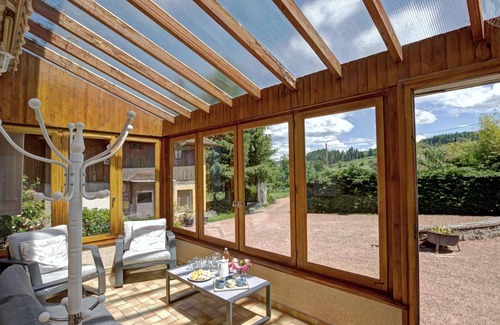 Belmont-de-la-Loire Cabaña | Casa rural con piscina, chimenea, jardín y mascotas permitidas