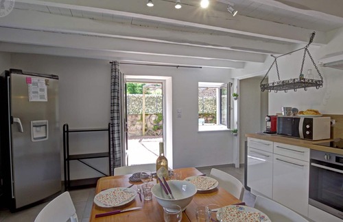 Belmont-de-la-Loire Cabaña | Casa Rural con Piscina, Admite Caballos, Confort Moderna